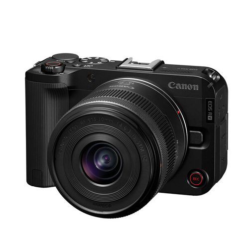 Canon EOS R50 V con lente de 14-30 mm